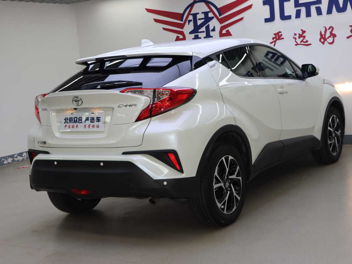 豐田 C-HR  2020款 2.0L 領(lǐng)先版圖片