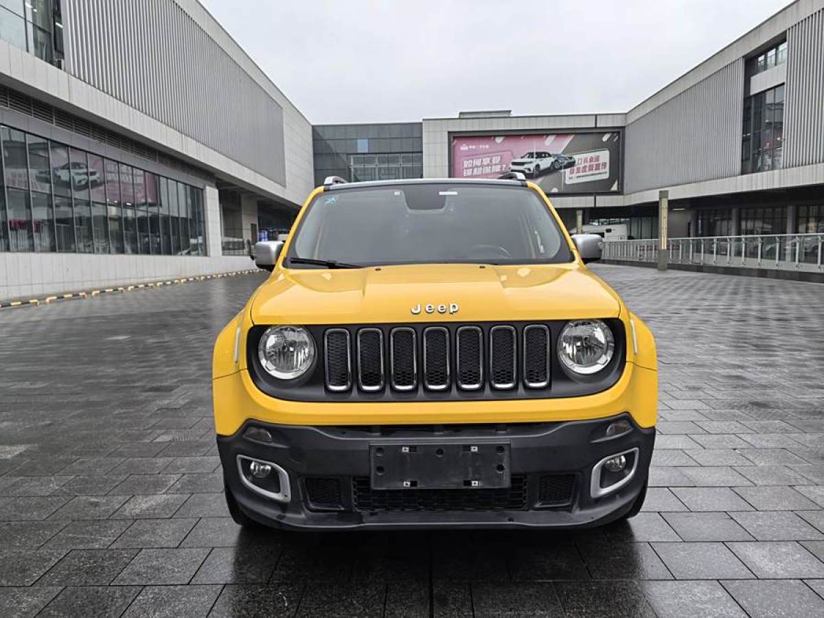 Jeep 自由俠  2018款 互聯(lián)大屏版 180TS 自動四驅(qū)全能版圖片