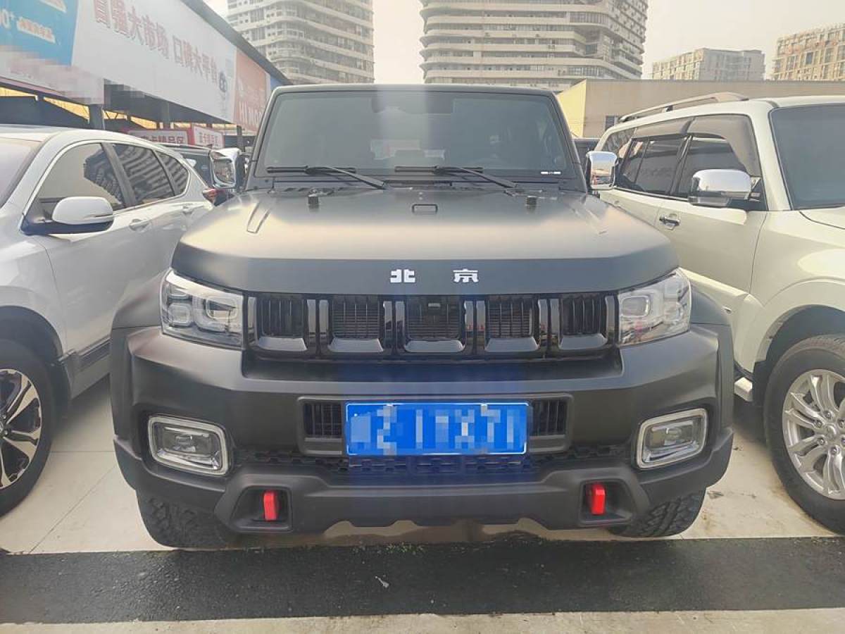 北京 BJ40  2023款 2.0D 自動四驅刀鋒英雄版?zhèn)b客型（前后電控鎖）圖片