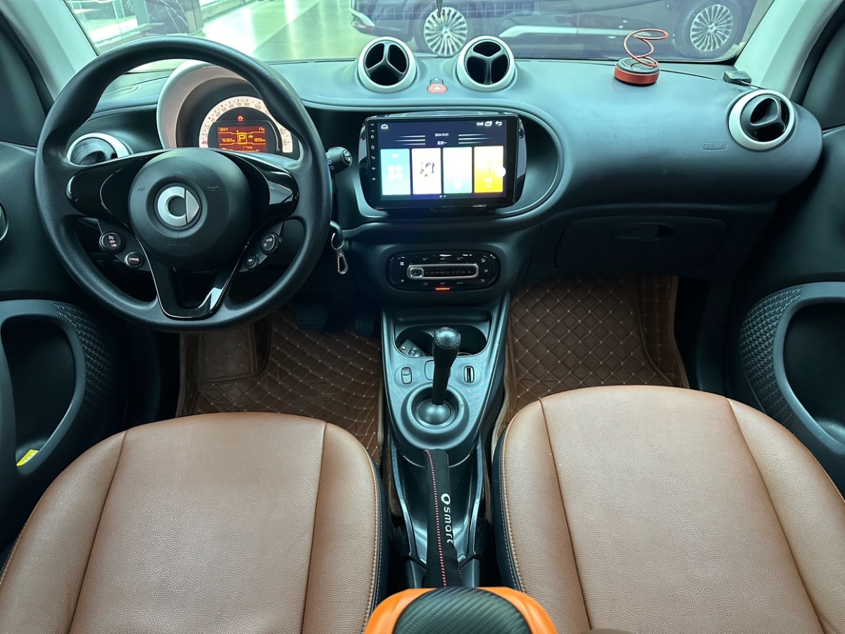 smart fortwo 2018款 1.0L 52千瓦硬頂靈動(dòng)版圖片