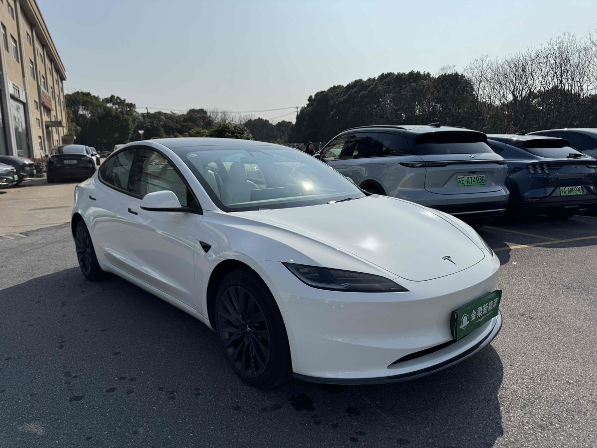 特斯拉 Model 3  2023款 長續(xù)航煥新版 雙電機全輪驅(qū)動圖片