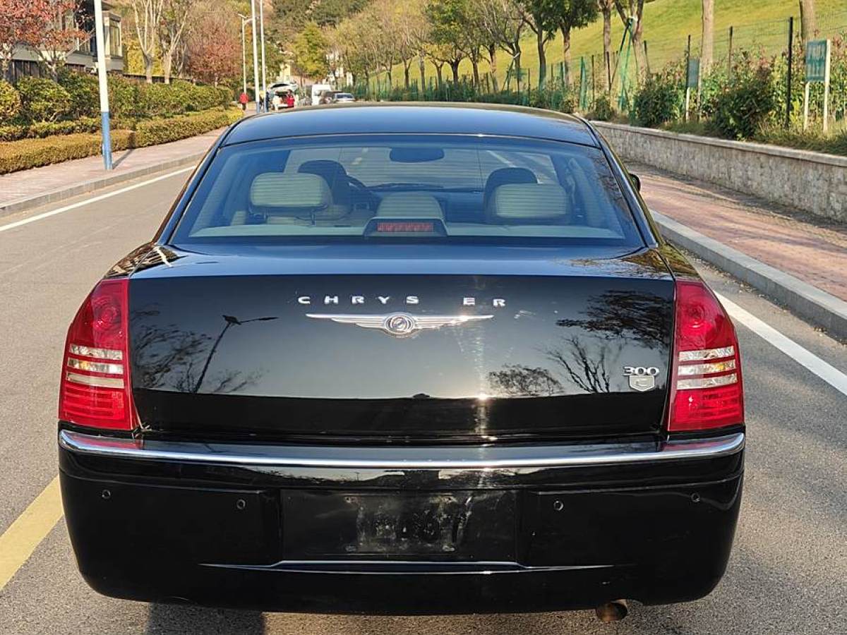 克萊斯勒 300C  2006款 3.5L 豪華領(lǐng)航版圖片