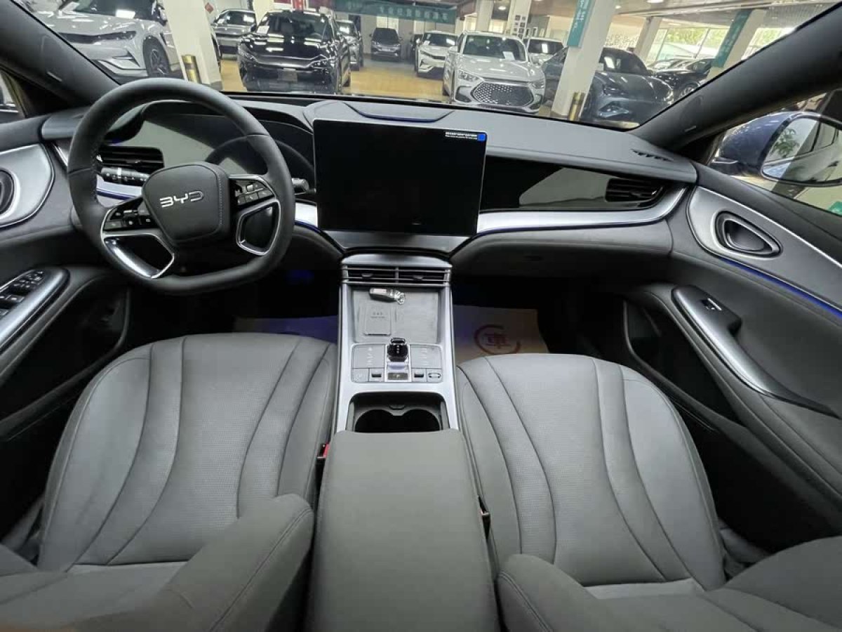 比亞迪 海豹07 DM-i  2025款 DM-i 1.5L 125km 尊貴型圖片