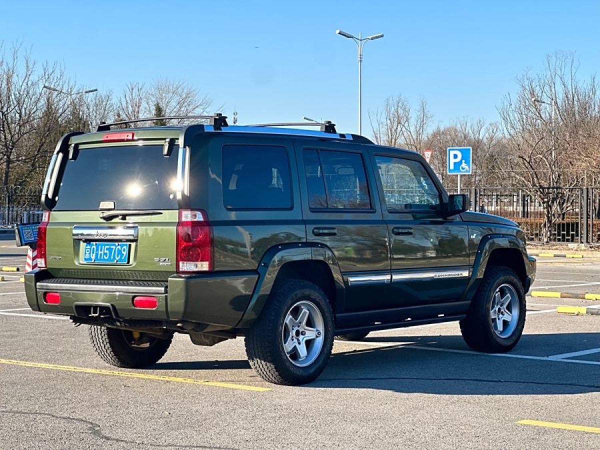 Jeep 指揮官經(jīng)典  2008款 5.7 HEMI圖片