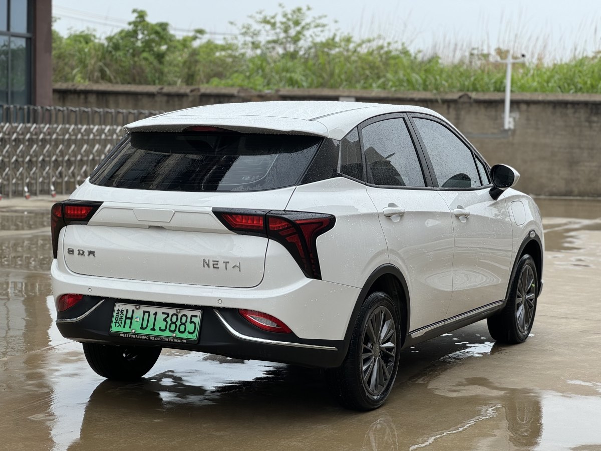 哪吒 哪吒V  2022款 潮 400 Lite 粉色定制款圖片