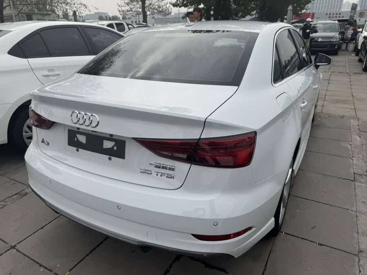 奧迪 奧迪A3  2018款 30周年年型 Limousine 35 TFSI 時(shí)尚型圖片