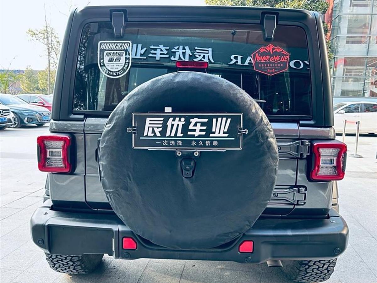 Jeep 牧馬人  2024款 2.0T 羅賓漢四門版圖片