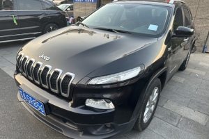 自由光 Jeep 2.0L 優(yōu)越版