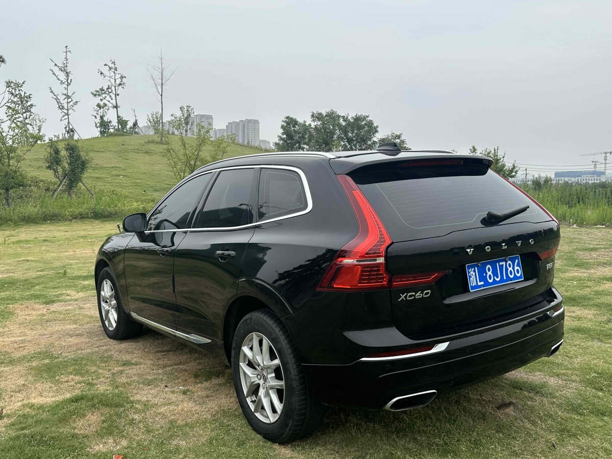 沃爾沃 XC60  2020款 T5 四驅(qū)智逸豪華版圖片