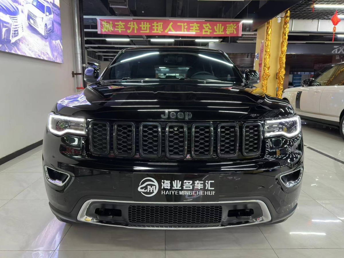 Jeep 大切诺基  2020款 3.0L 专业导航版图片