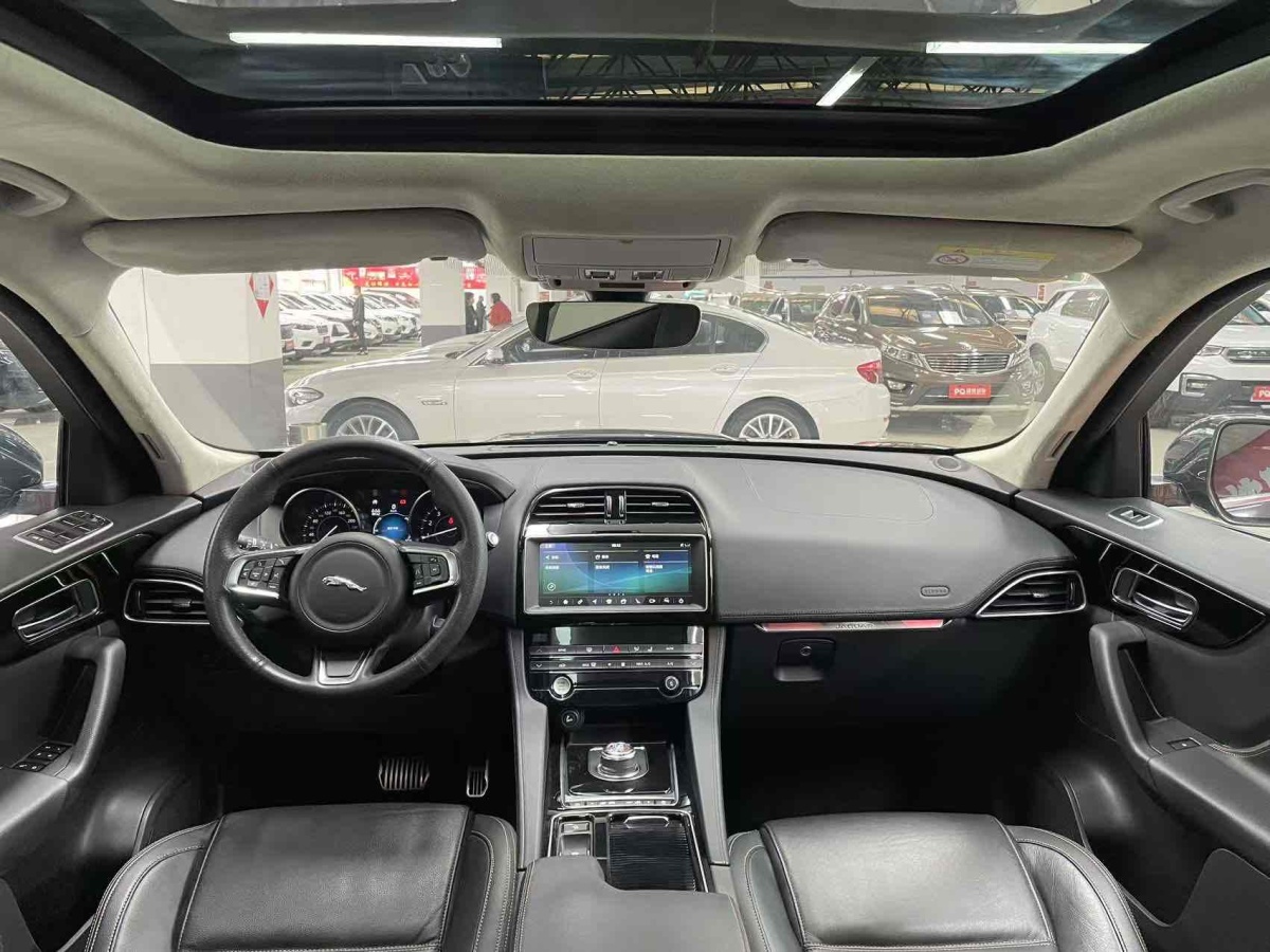 捷豹 F-PACE  2019款 2.0T 四驅(qū)都市尊享版圖片