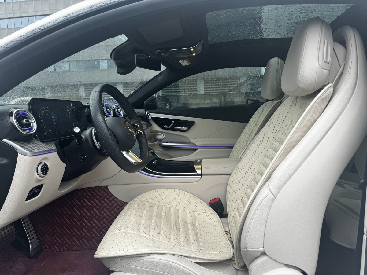 2024年6月奔馳 奔馳CLE  2024款 CLE 300 4MATIC 動感型轎跑車