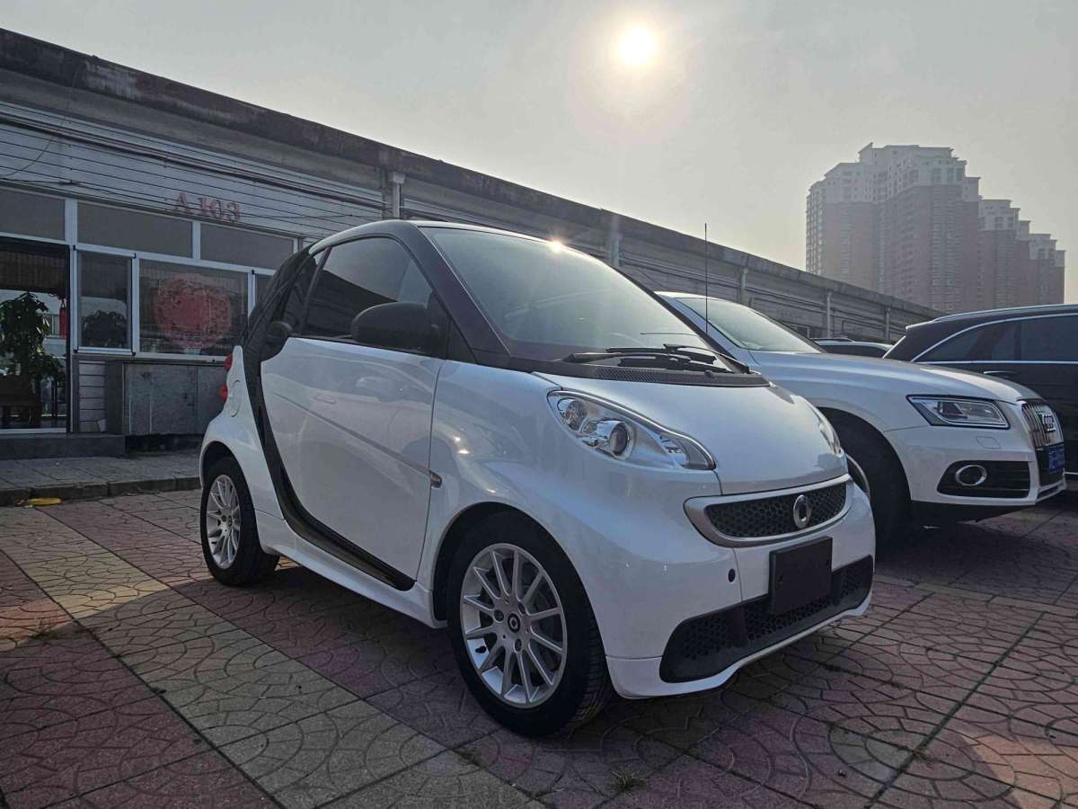 2014年1月smart fortwo  2014款 1.0T 硬頂城市光波激情版