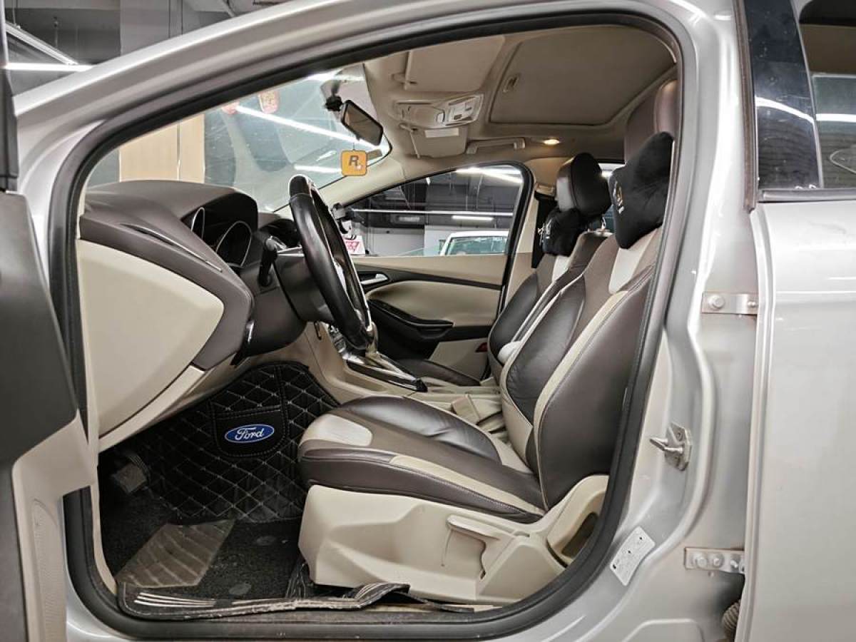 福特 福克斯  2012款 三厢 1.6L 自动风尚型图片