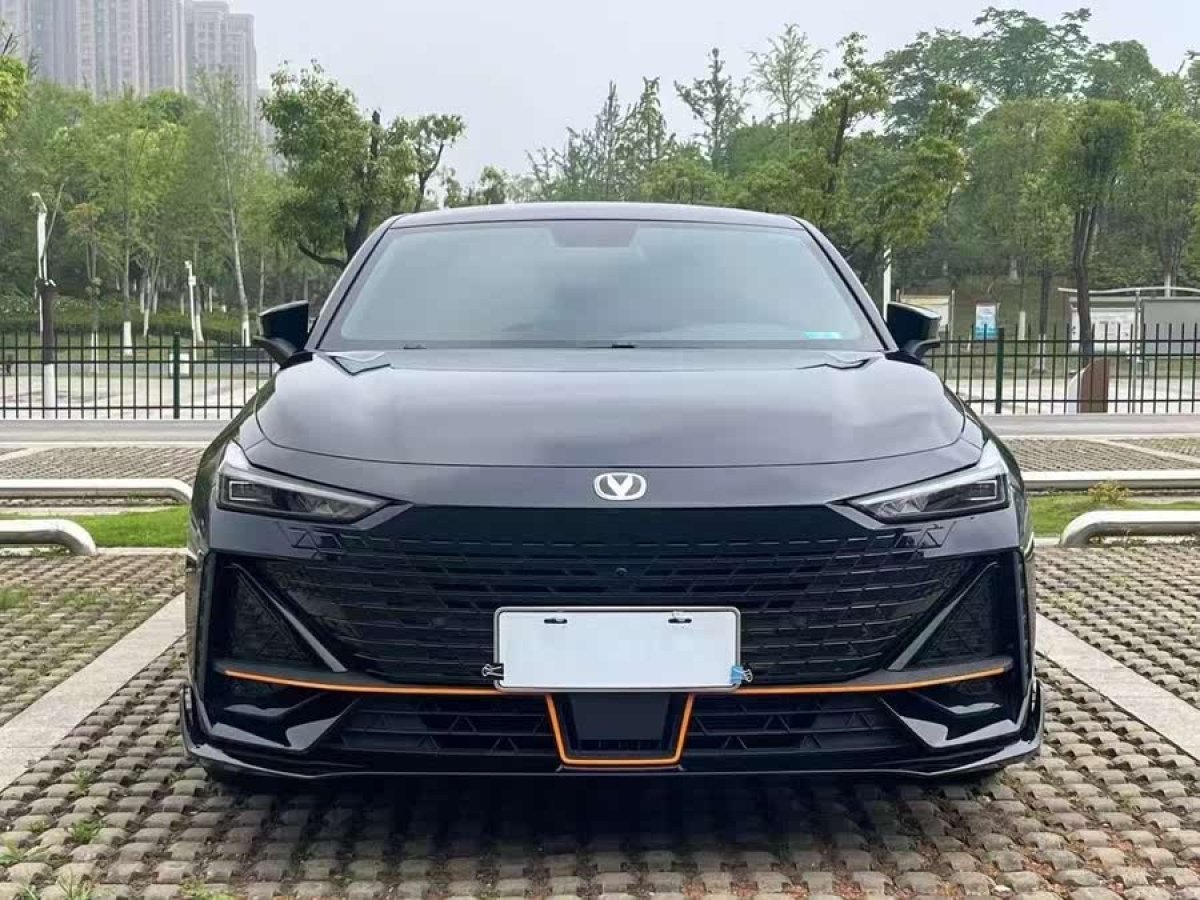 長(zhǎng)安 長(zhǎng)安UNI-V  2022款 1.5T 運(yùn)動(dòng)版圖片