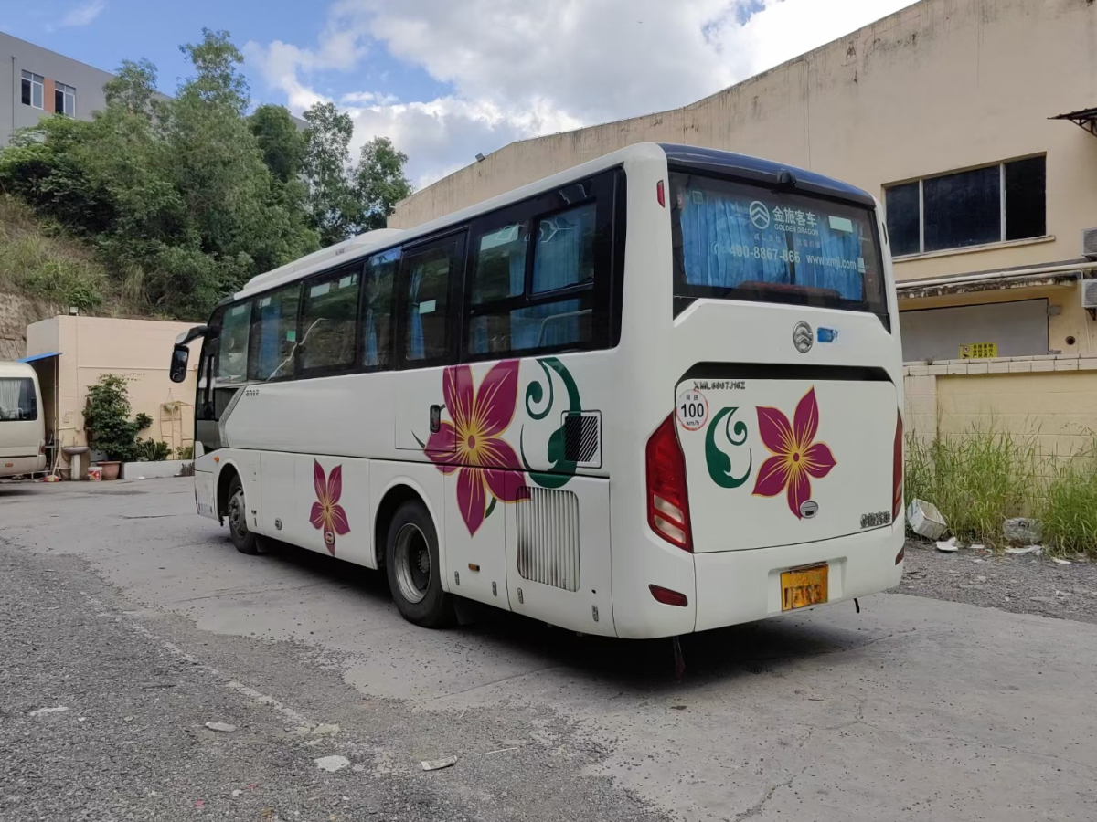 國六38座金旅6887氣囊旅游車圖片