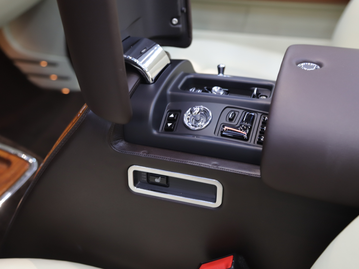 2018年5月劳斯莱斯 幻影  2013款 6.7L 软顶敞篷车