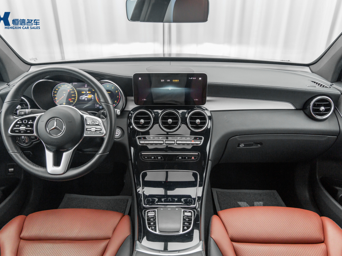 2021年4月奔馳 奔馳GLC  2021款 GLC 260 4MATIC 轎跑SUV