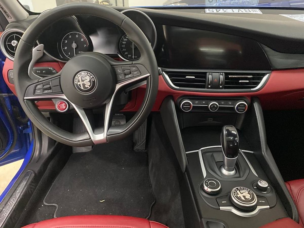 阿尔法·罗密欧 Giulia  2017款 2.0T 200HP 豪华版图片