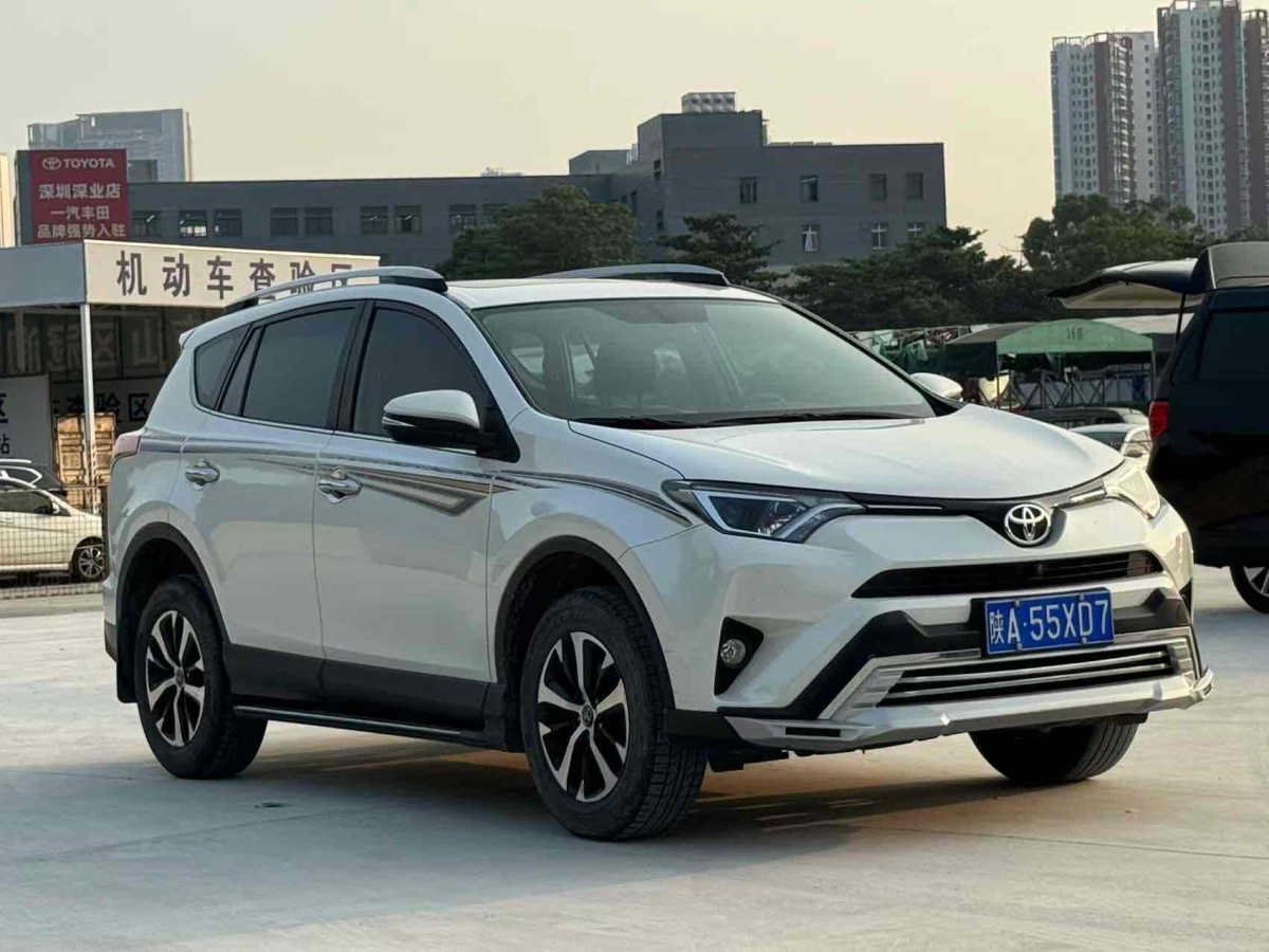 2017年9月豐田 RAV4  2016款 榮放 2.0L CVT兩驅(qū)風(fēng)尚版