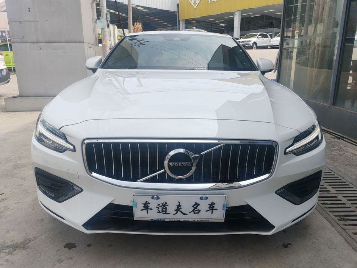 沃爾沃 S60L  2022款 B4 智遠(yuǎn)豪華版圖片