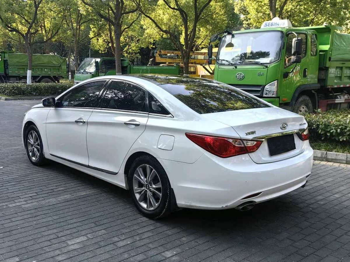 現(xiàn)代 索納塔  2014款 2.0L 自動豪華版圖片