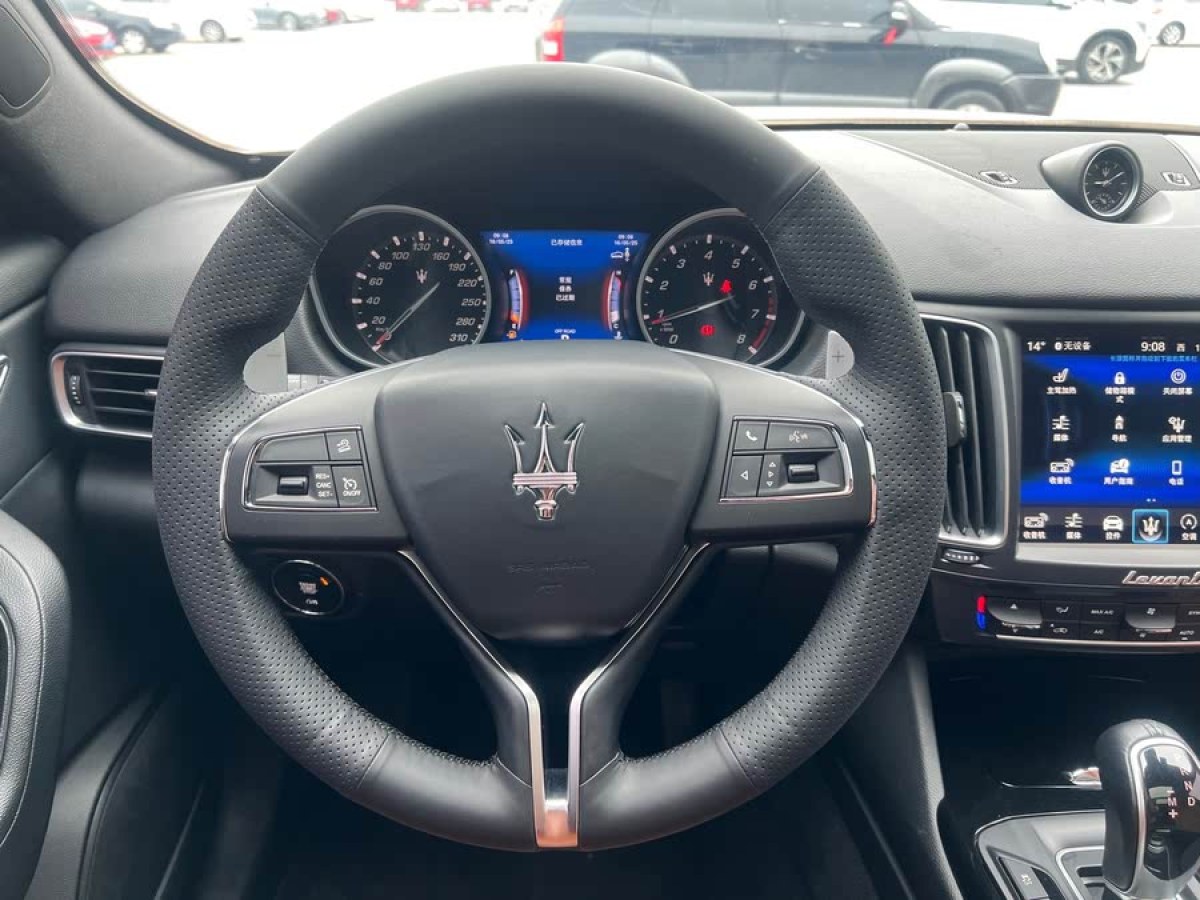 瑪莎拉蒂 Levante  2018款 3.0T 350Hp 標(biāo)準(zhǔn)版圖片