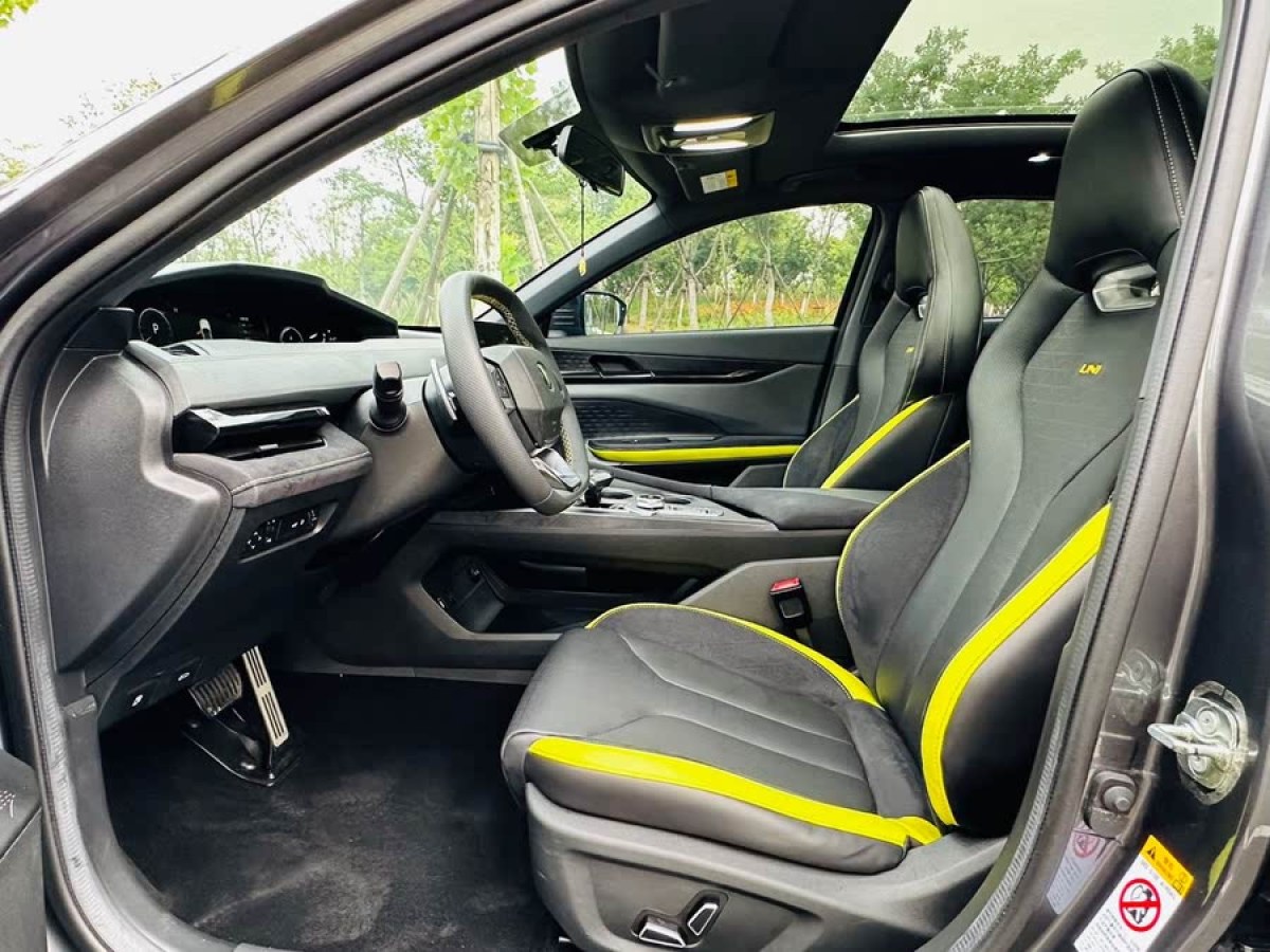 長(zhǎng)安 長(zhǎng)安UNI-V  2023款 2.0T 鋒速版圖片