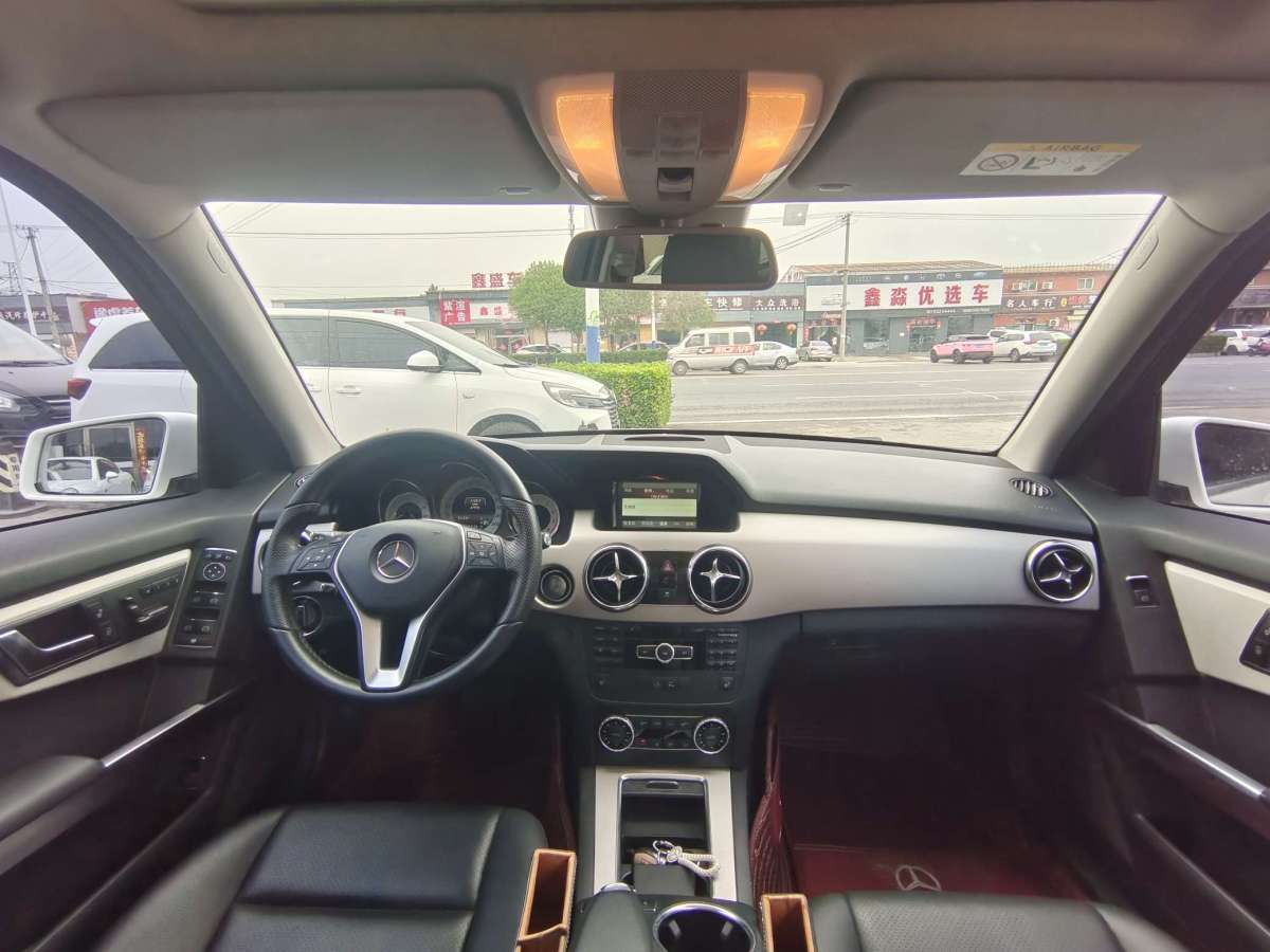 2014年8月奔驰 奔驰GLK级  2013款 GLK 300 4MATIC 动感天窗型