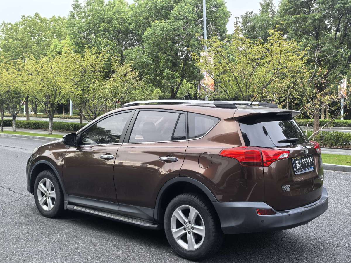 2013年6月豐田 RAV4榮放  2013款 2.0L CVT四驅(qū)新銳版