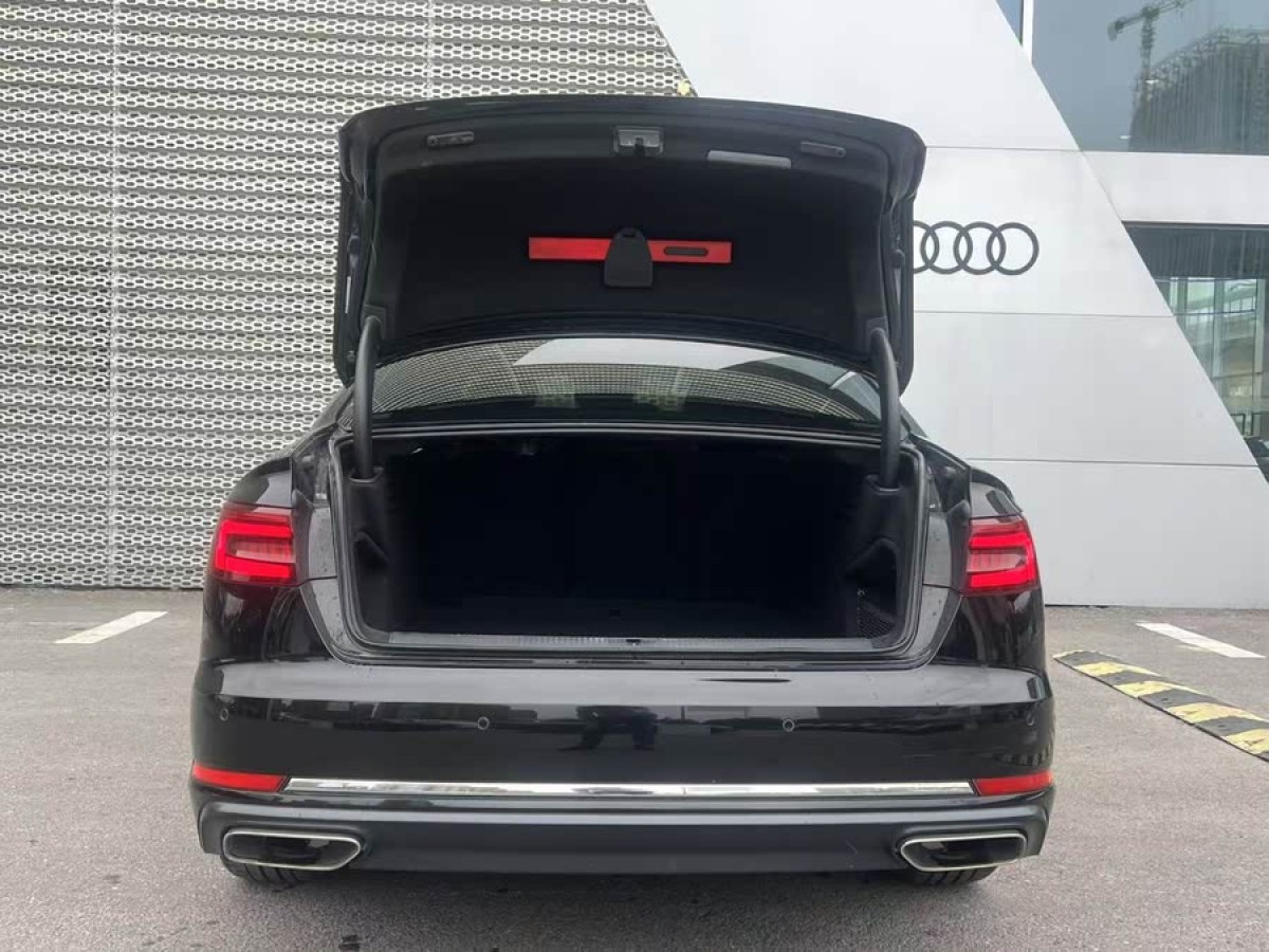 奧迪 奧迪A4L  2019款 40 TFSI 進(jìn)取型 國(guó)VI圖片