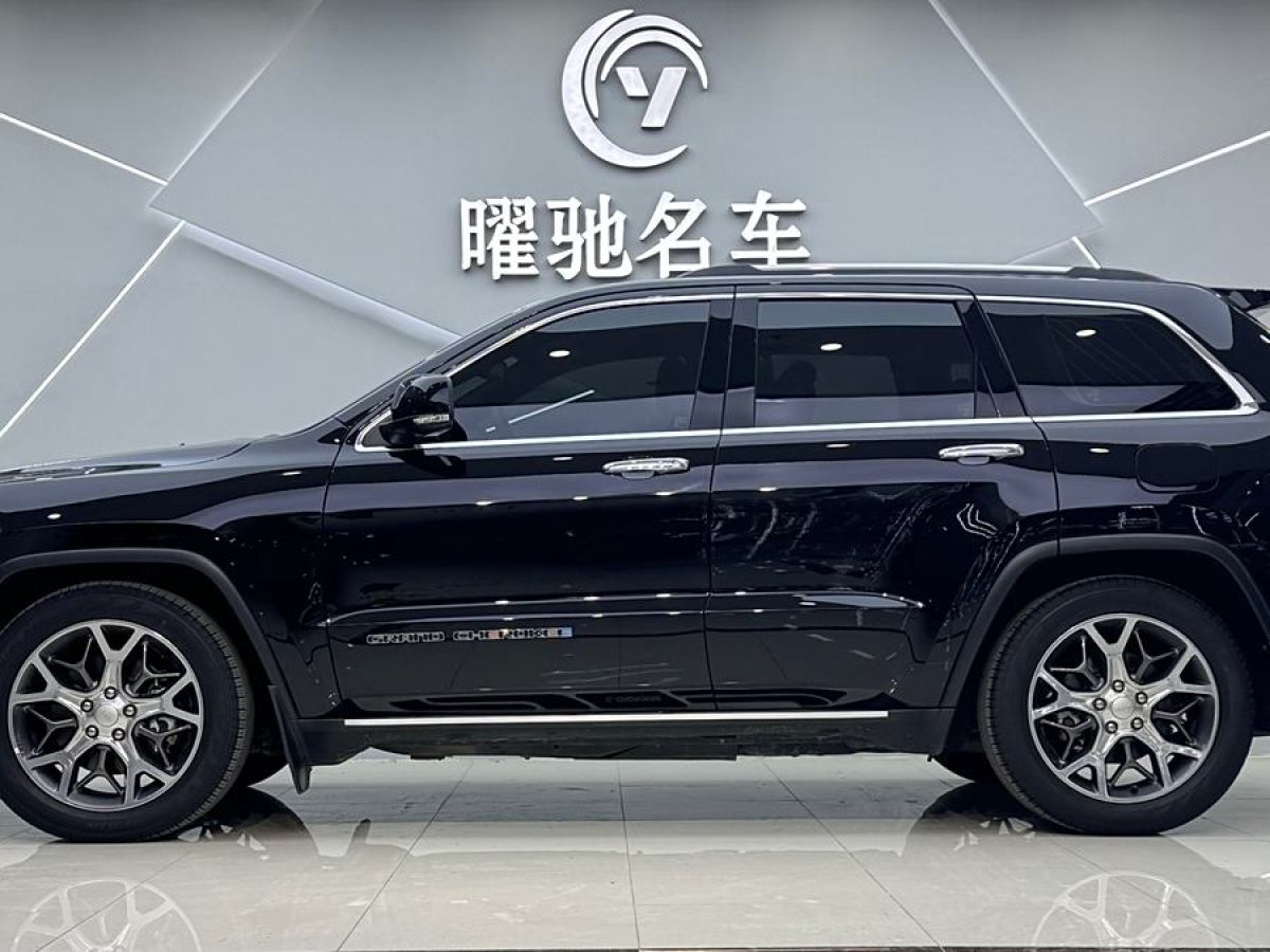 Jeep 大切諾基  2021款 3.0L 80周年紀(jì)念版圖片