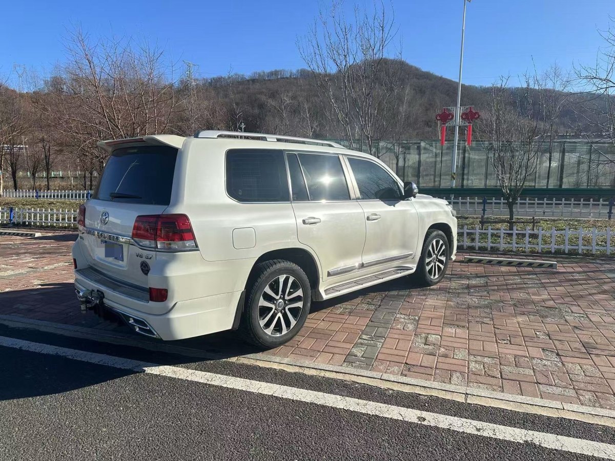 豐田 蘭德酷路澤  2018款 5.7L VX-R 12氣 底升(中東版)圖片