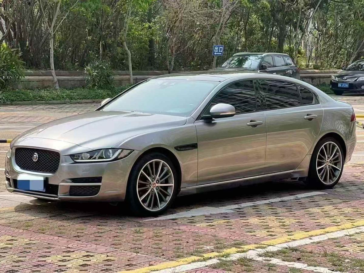 捷豹 XE  2018款 2.0T 200PS 兩驅(qū)R-Sport運動版圖片