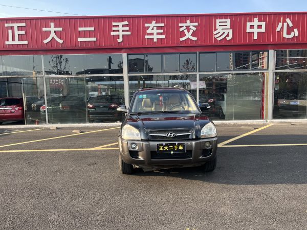 现代 途胜  2009款 2.0L 自动两驱天窗型