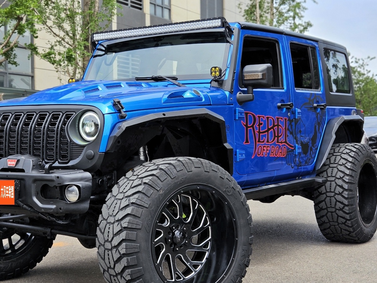 Jeep 牧馬人  2015款 2.8TD Sahara 四門版圖片