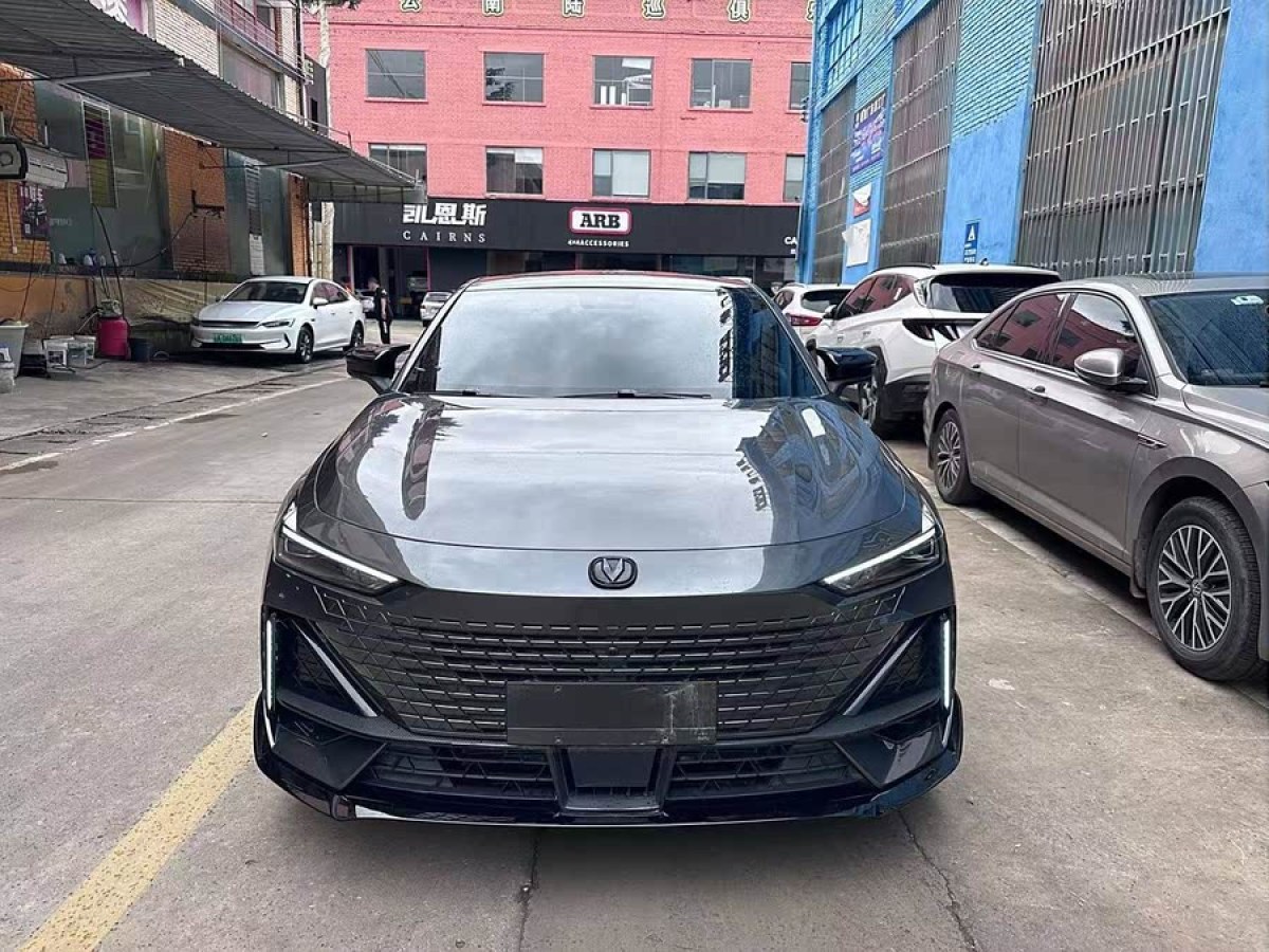 長(zhǎng)安 長(zhǎng)安UNI-V  2022款 1.5T 運(yùn)動(dòng)版圖片