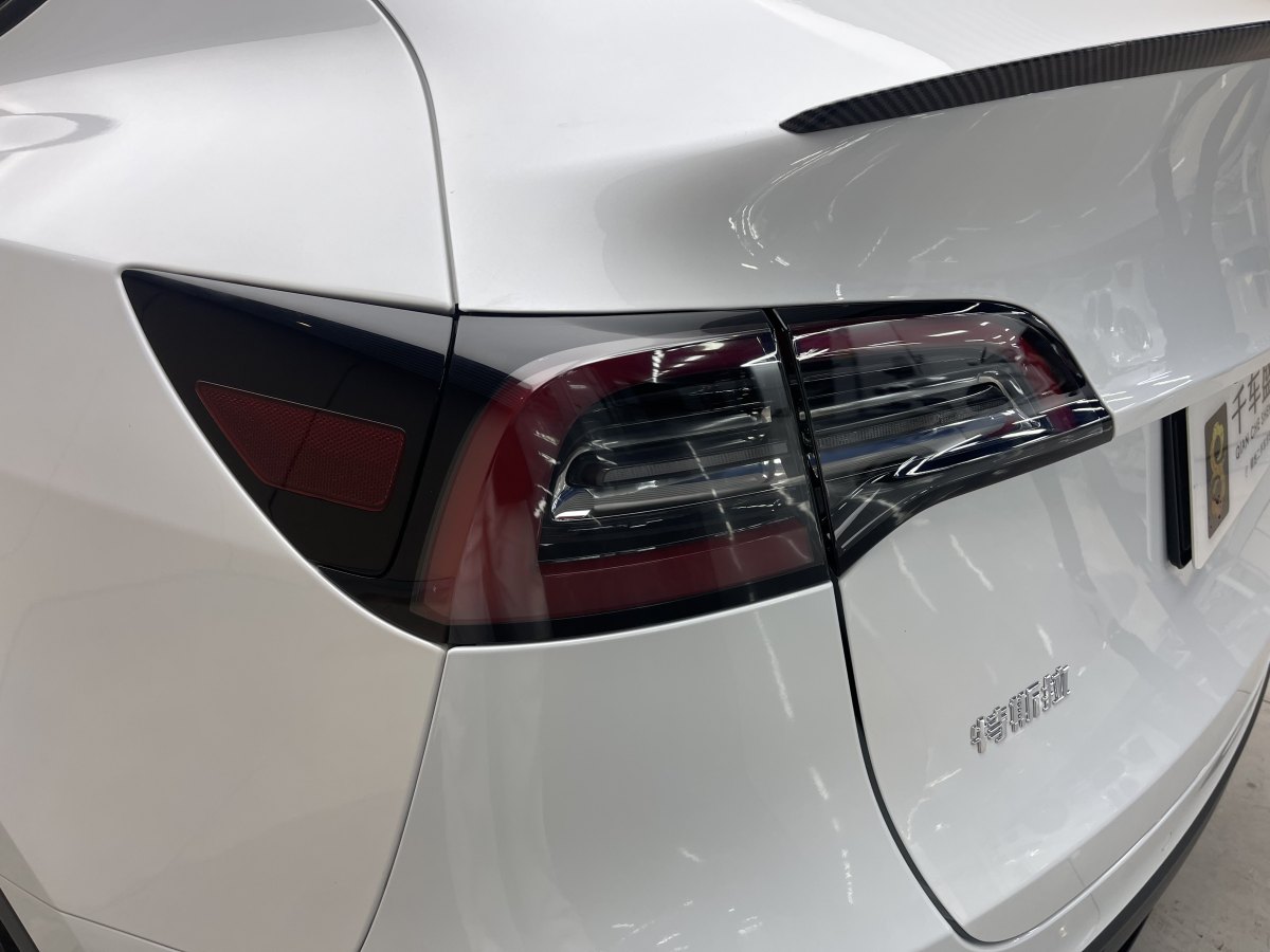 特斯拉 Model Y  2021款 標(biāo)準(zhǔn)續(xù)航后驅(qū)版圖片