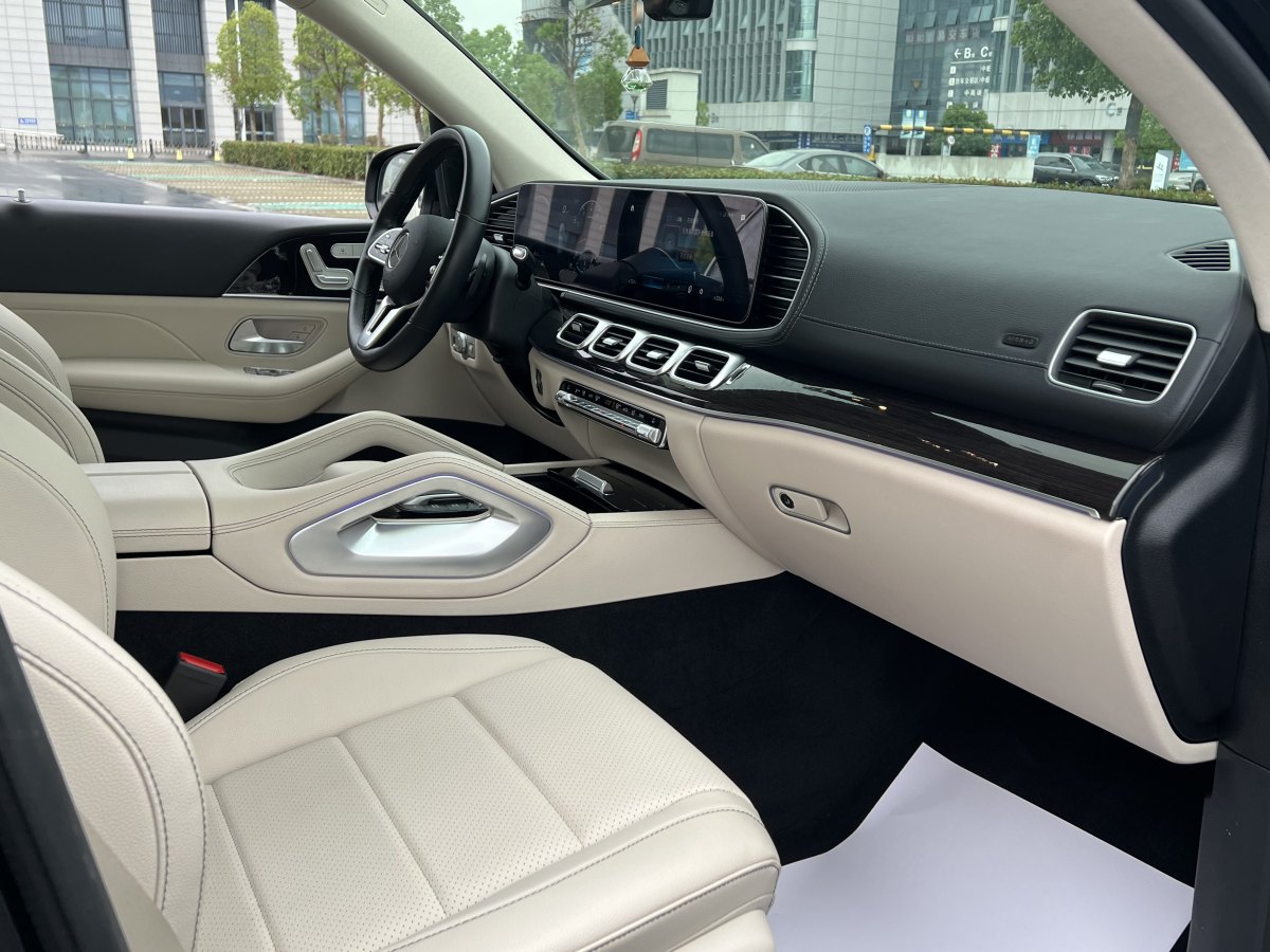 奔馳 奔馳GLE  2022款 改款 GLE 350 4MATIC 時(shí)尚型圖片