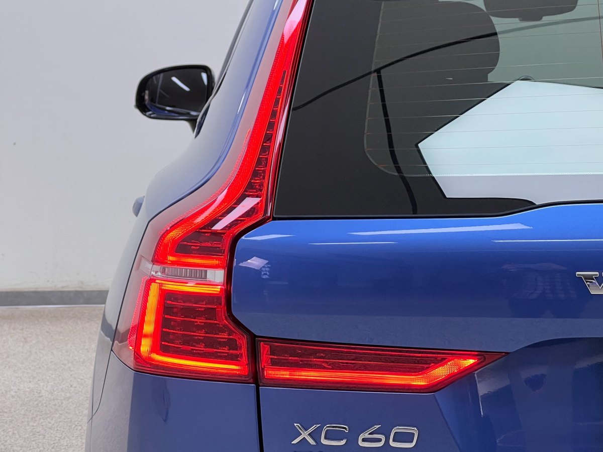 2020年4月沃爾沃 XC60  2020款 T5 四驅智遠運動版