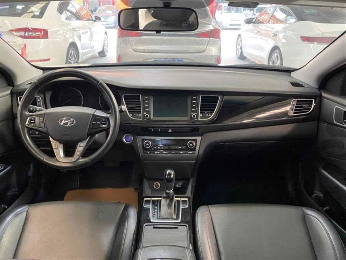 現(xiàn)代 名圖  2016款 1.8L 自動尊貴型DLX圖片