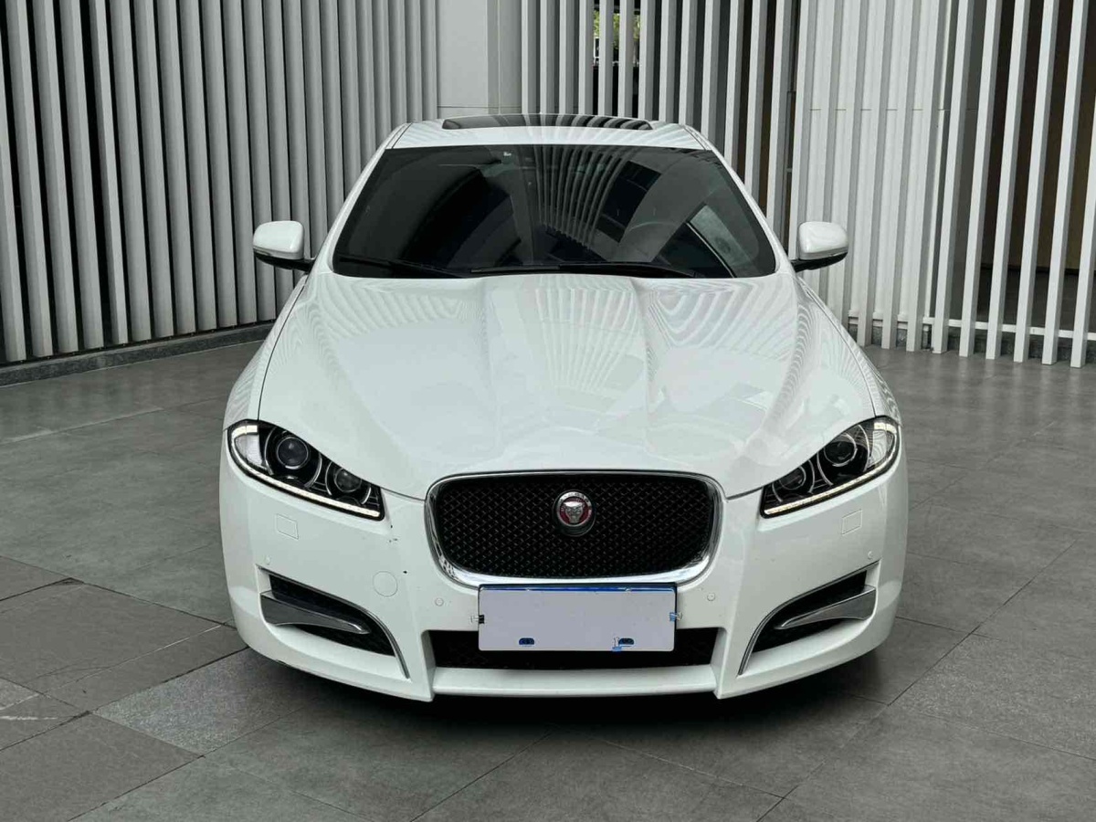 2014年11月捷豹 XF  2015款 XF 3.0 SC R-Sport 豪華版