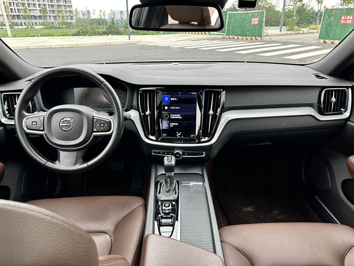 2021年6月沃爾沃 S60L  2021款 T4 智遠(yuǎn)豪華版