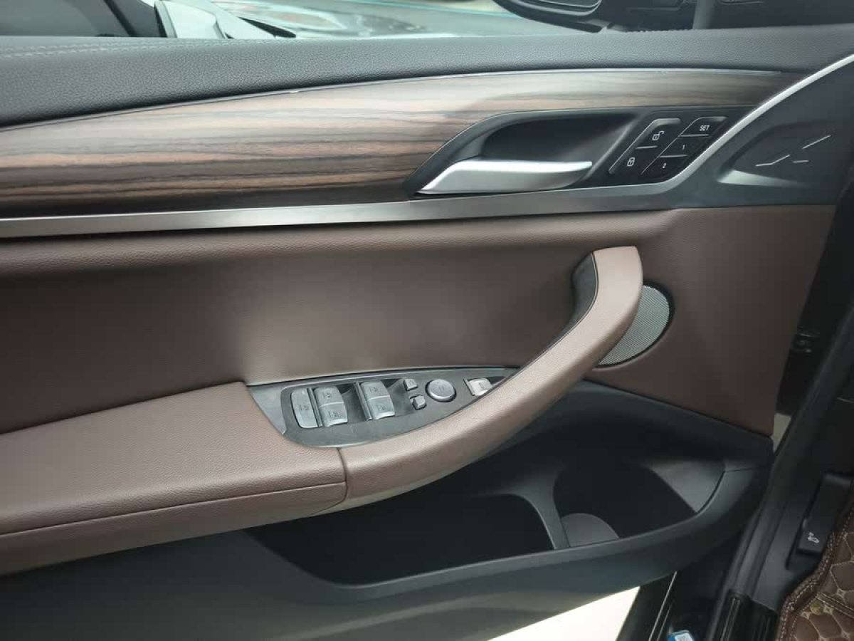 寶馬 寶馬X3  2022款 xDrive30i 領(lǐng)先型 M曜夜套裝圖片