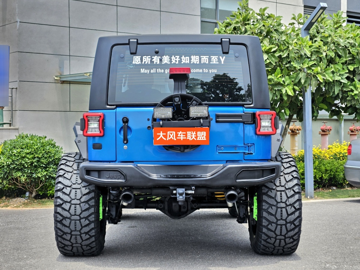 Jeep 牧馬人  2015款 2.8TD Sahara 四門版圖片
