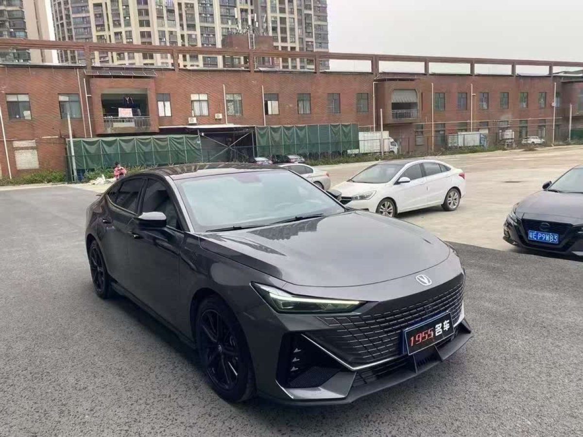 長安 長安UNI-V  2022款 1.5T 尊貴型圖片