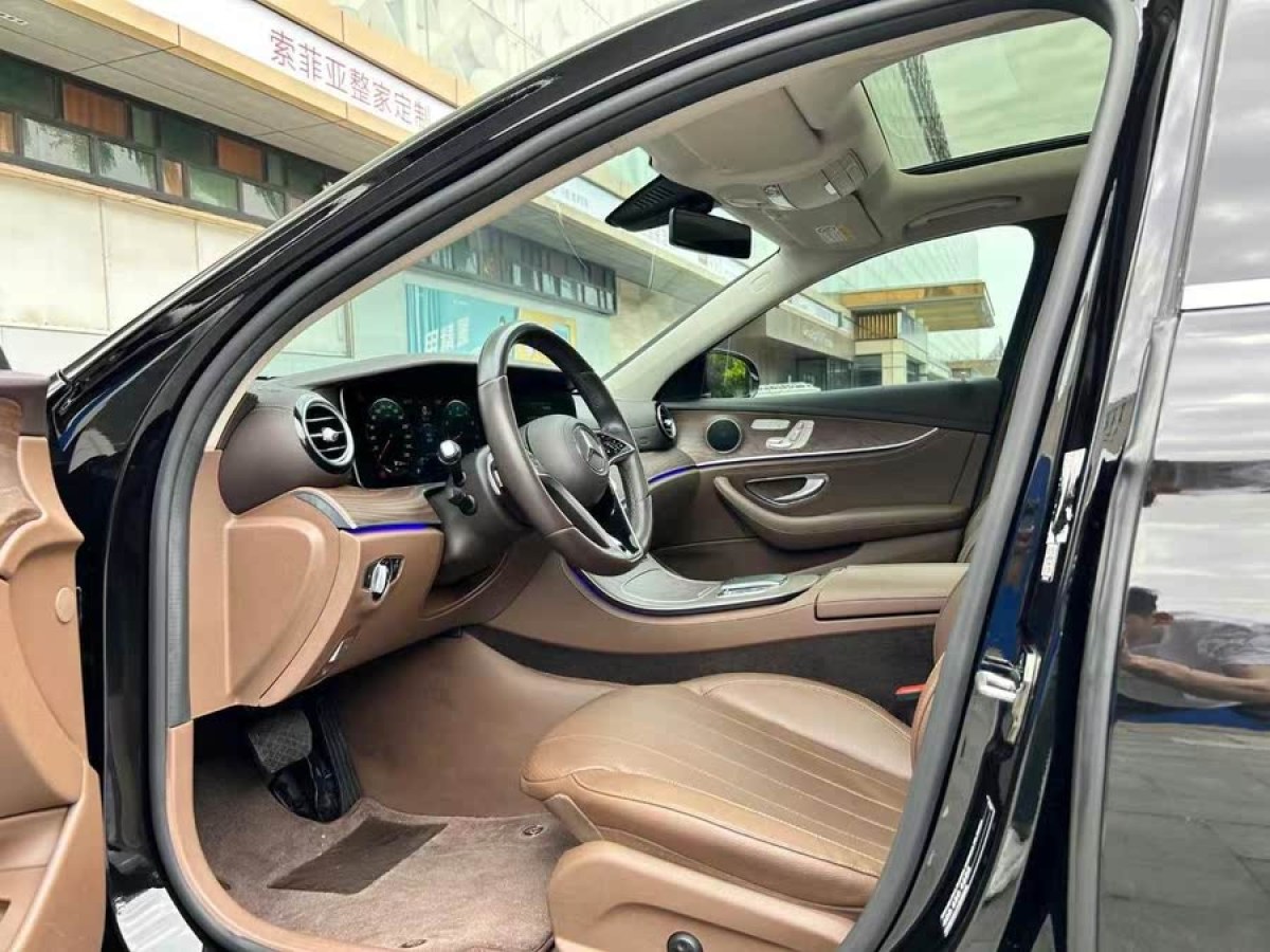 奔馳 奔馳E級  2022款 改款二 E 300 L 時尚型圖片