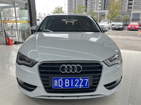 奥迪 奥迪A3  2014款 Sportback 35 TFSI 自动时尚型