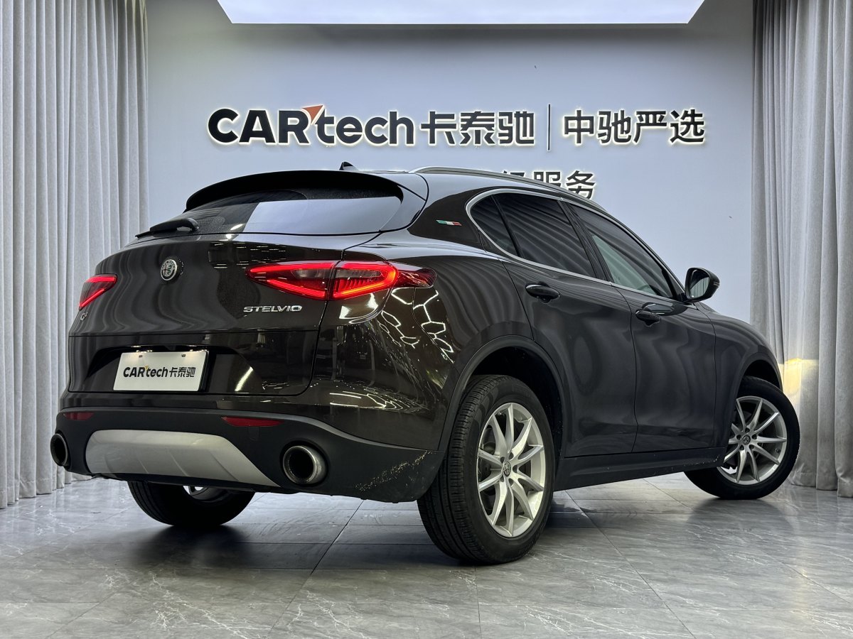 阿爾法·羅密歐 Stelvio  2017款 2.0T 200HP 豪華版圖片