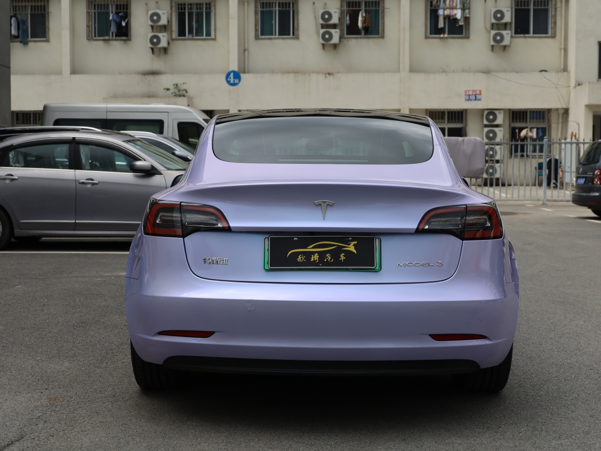 特斯拉 Model Y  2021款 標(biāo)準(zhǔn)續(xù)航后驅(qū)升級版 3D6圖片